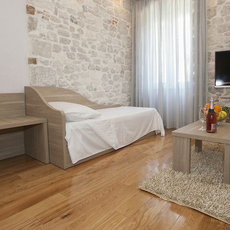 Tifani Luxury Rooms 2 Split Exterior photo