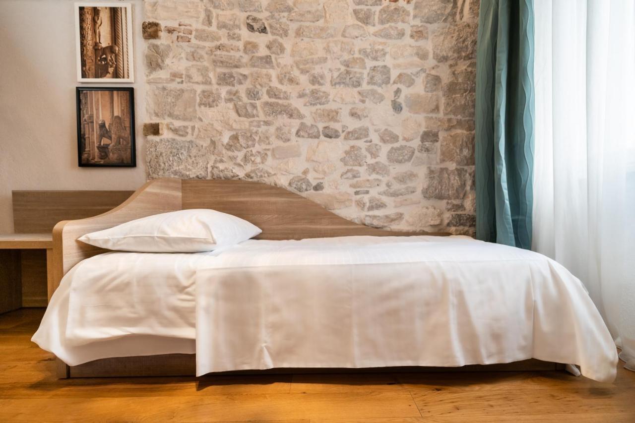 Tifani Luxury Rooms 2 Split Exterior photo