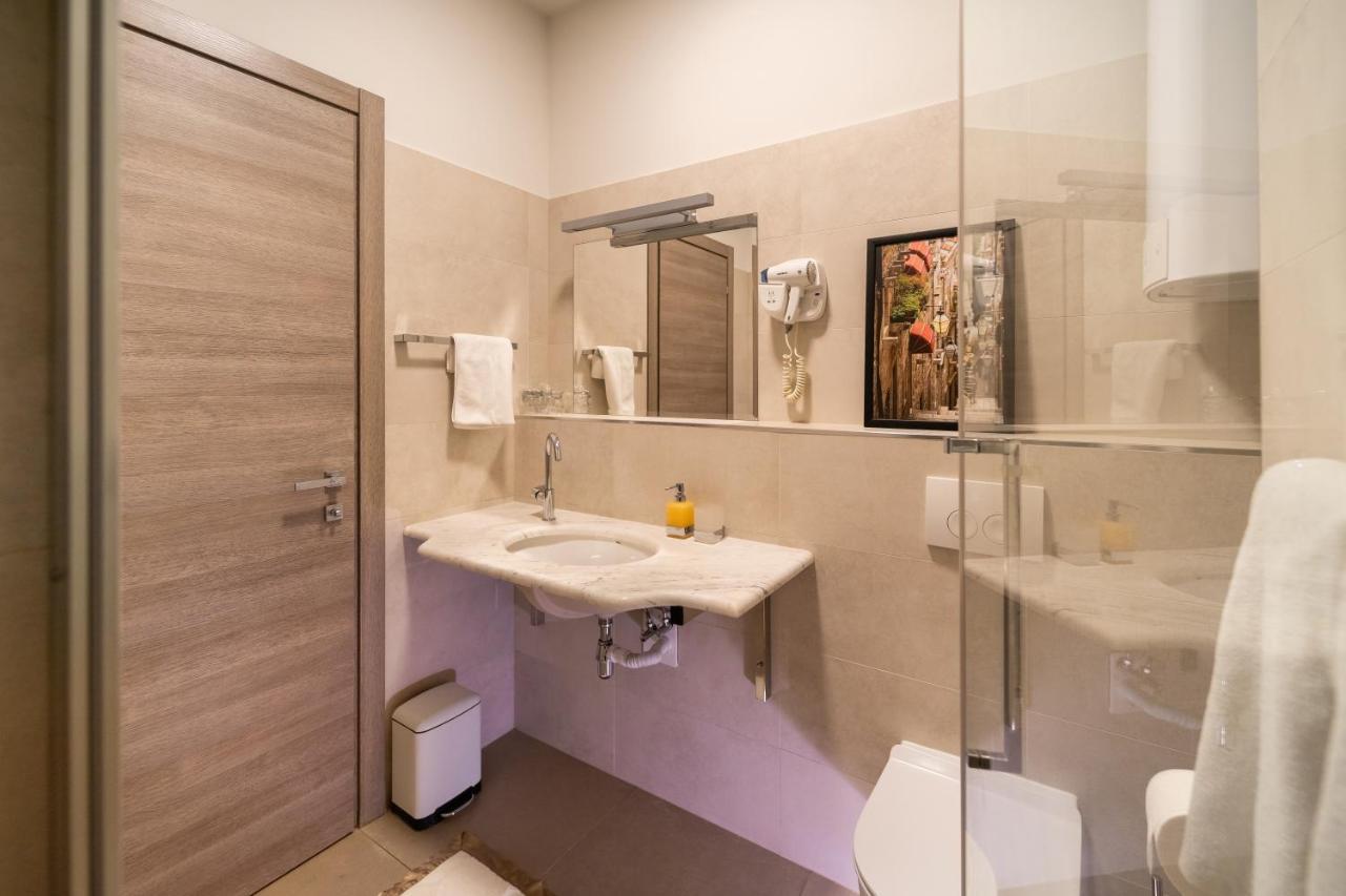 Tifani Luxury Rooms 2 Split Exterior photo