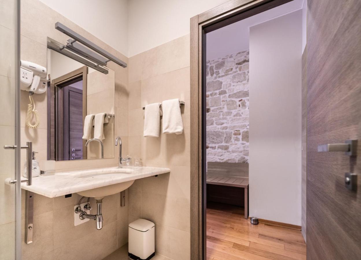 Tifani Luxury Rooms 2 Split Exterior photo