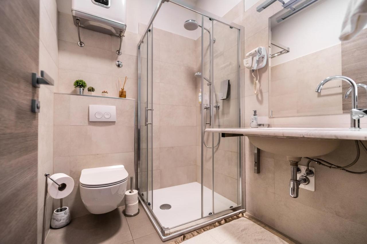 Tifani Luxury Rooms 2 Split Exterior photo