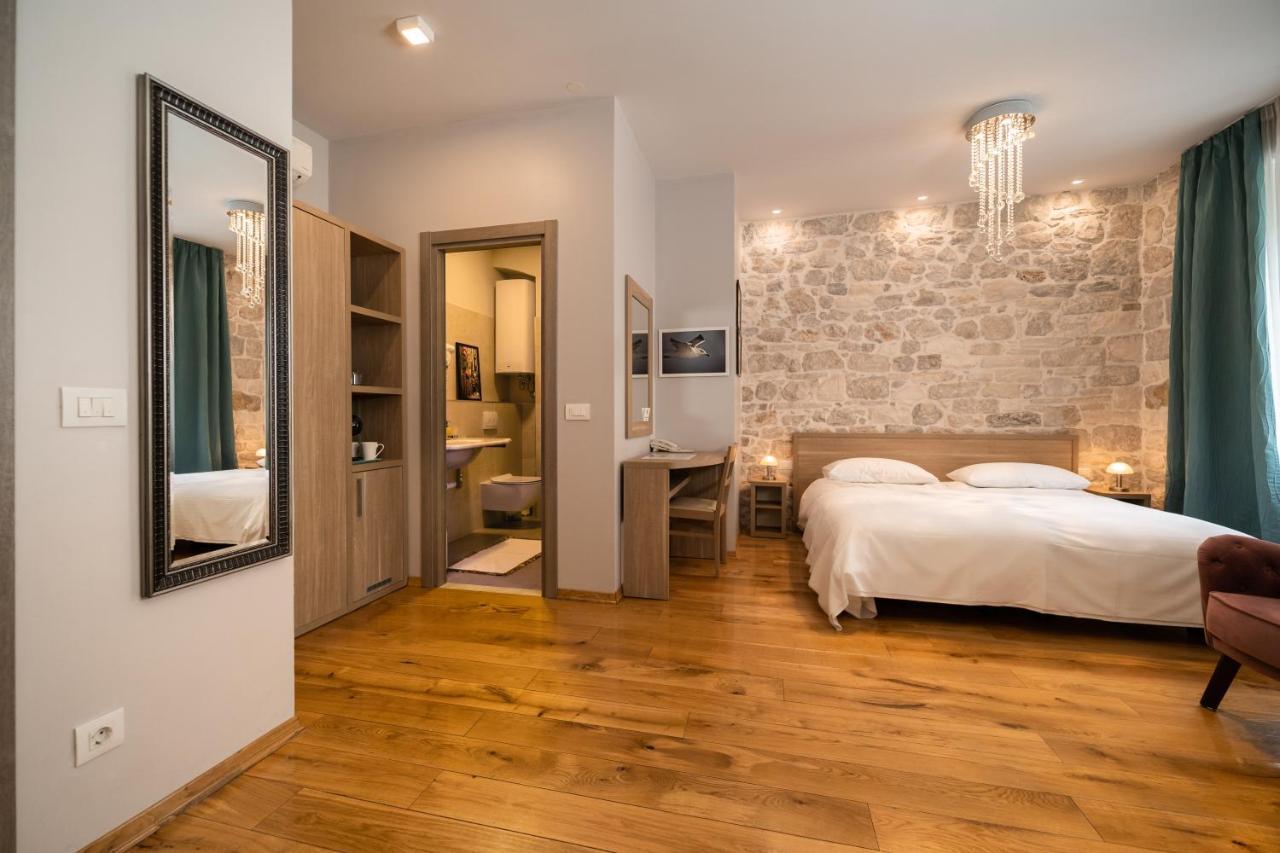 Tifani Luxury Rooms 2 Split Exterior photo