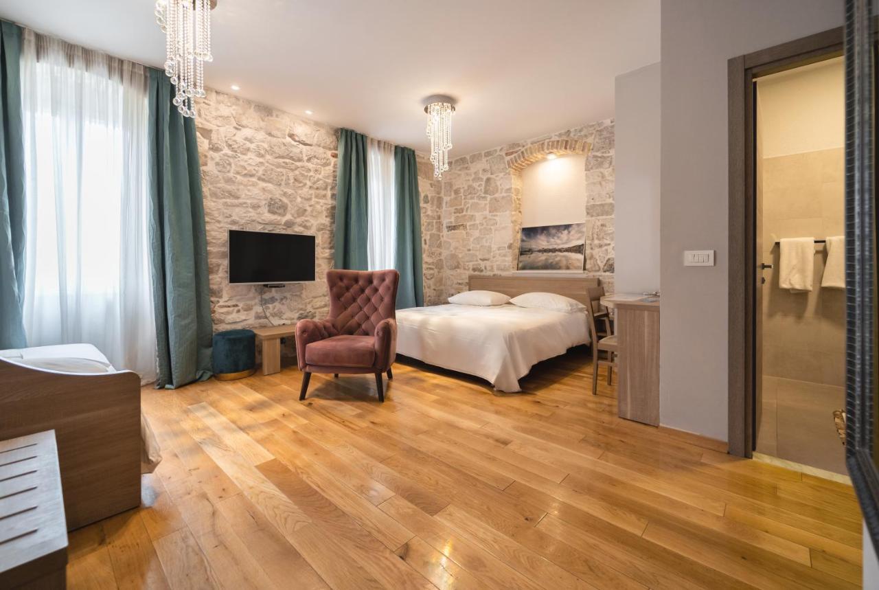 Tifani Luxury Rooms 2 Split Exterior photo