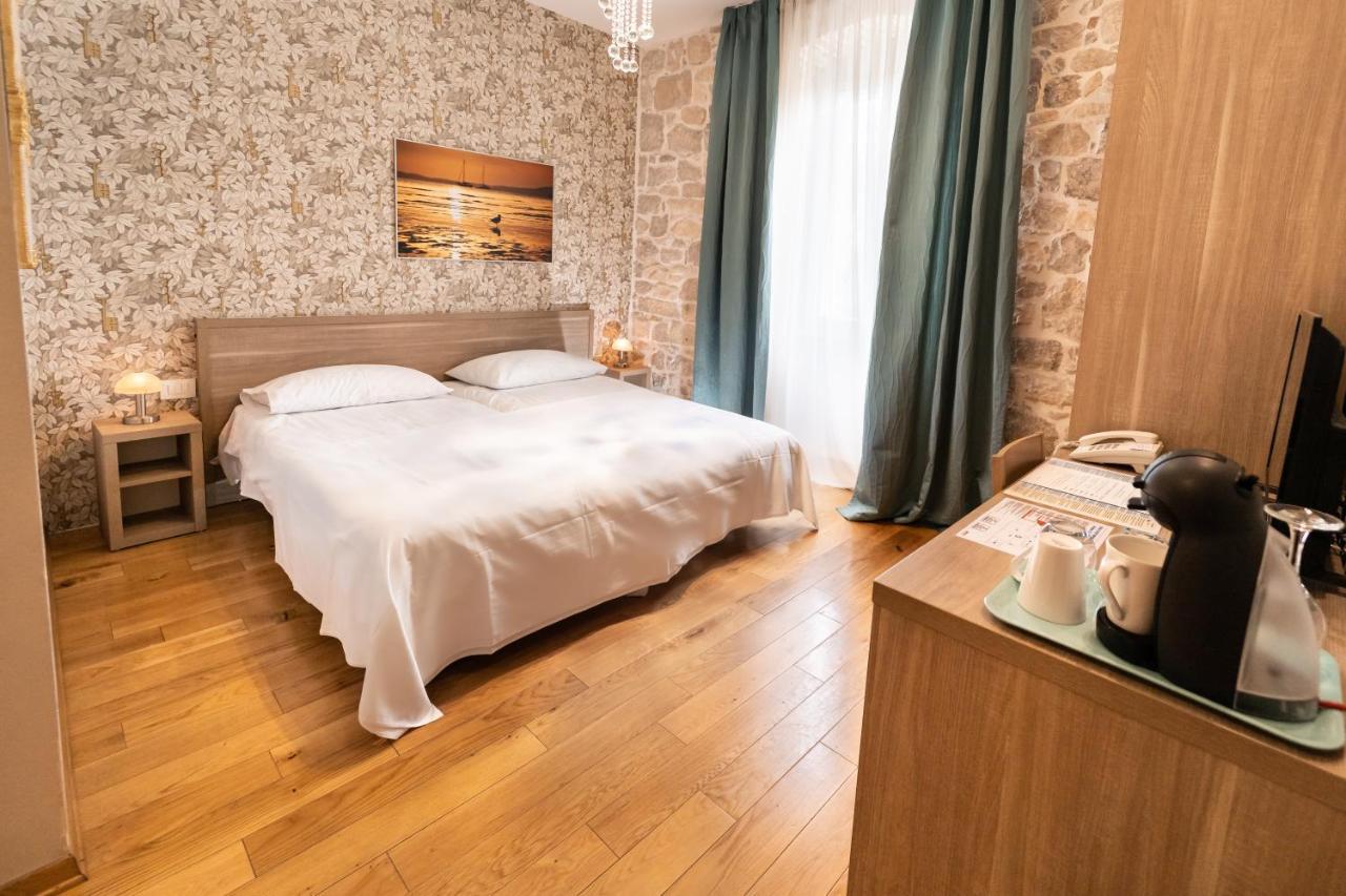 Tifani Luxury Rooms 2 Split Exterior photo