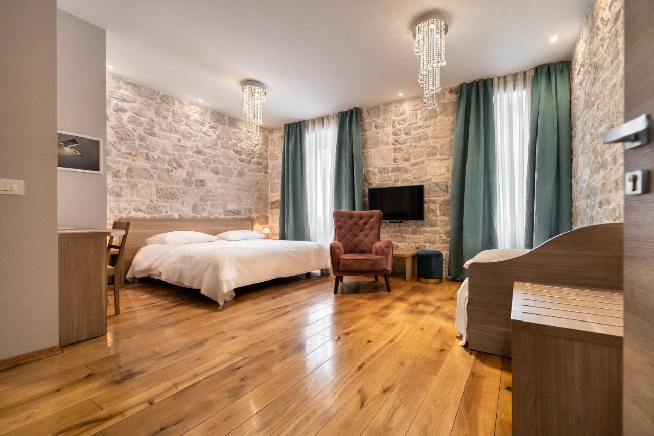 Tifani Luxury Rooms 2 Split Exterior photo