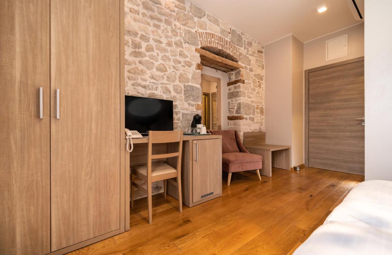 Tifani Luxury Rooms 2 Split Exterior photo