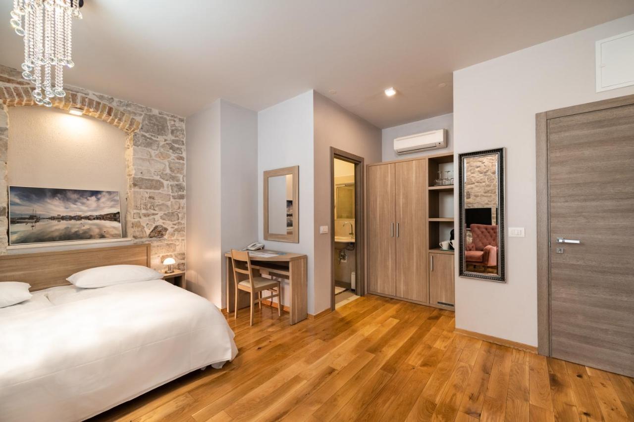Tifani Luxury Rooms 2 Split Exterior photo