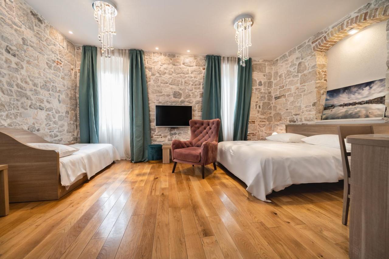 Tifani Luxury Rooms 2 Split Exterior photo