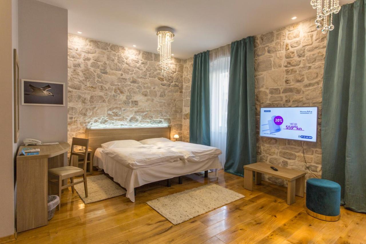 Tifani Luxury Rooms 2 Split Exterior photo